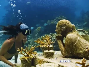 MUSA Museo Subacuático entre Cancún e Isla Mujeres