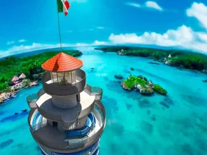 Torre escénica y tobogan gigante de Xel-ha